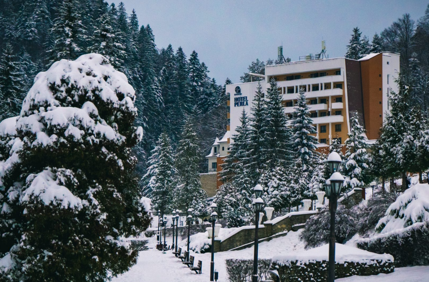 Relaxare si spa la Slanic Moldova cu vizita la Salina Targu Ocna si distractie pe partia Nemira - foto 2