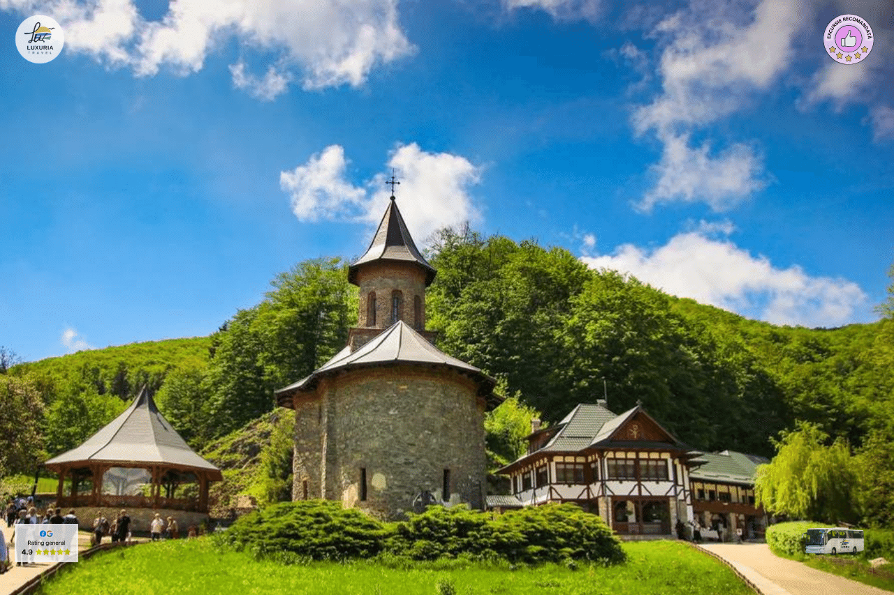 Circuit Castelul Corvinilor, Manastirea Prislop si Gradinile lui Zoe cu cina inclusa - 2 Zile - foto 5